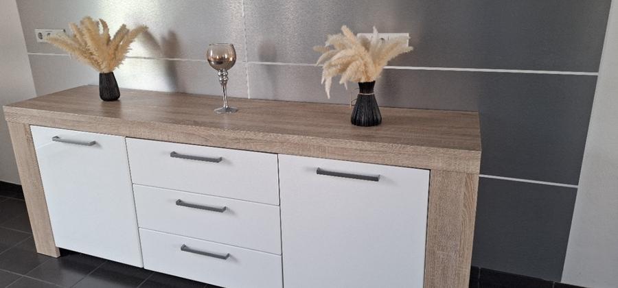 Wandverkleidung in Edelstahloptik – moderne Lösungen mit Alu-Verbundplatten