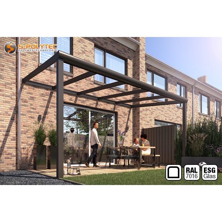 Das abgerundete Terrassendach auf Maß mit transparenter Eindeckung aus ESG-Glas und pulverbeschichteten Aluminium-Profilen in Anthrazit