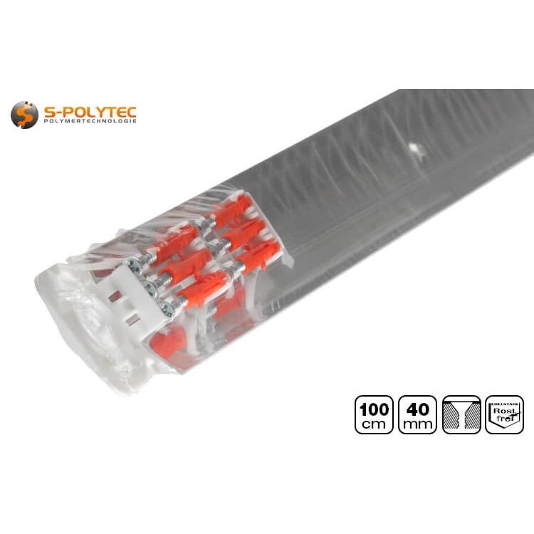 Die Edelstahl-Übergangsprofile sind zum Schutz der Oberflächen gemeinsam mit dem Montagematerial eingeschweißt