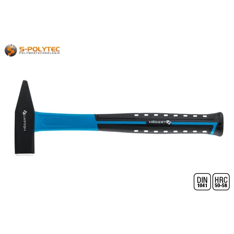 Der für Schlosserhammer typische Kopf nach DIN 1041 bestehend aus Bahn und Finne wird aus C45 Stahl geschmiedet