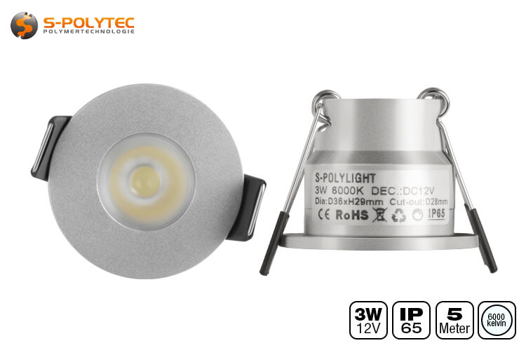 Das 5 Meter Anschlusskabel verfügt über eine gedichtete Schraubverbindung zum LED-Spot