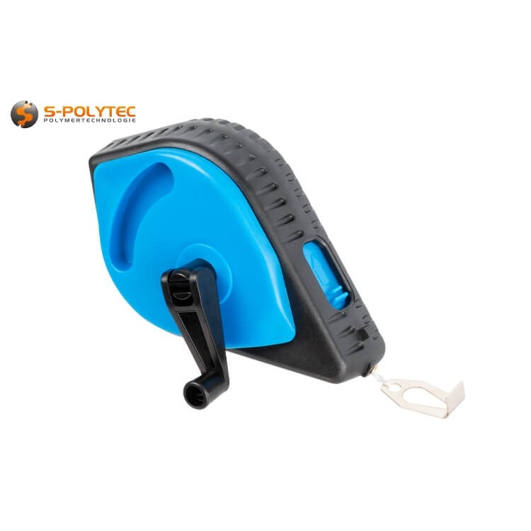 Die nachfüllbare Schlagschnur wird mit 115g gut sichtbarer, blauer Markierkreide ausgeliefert