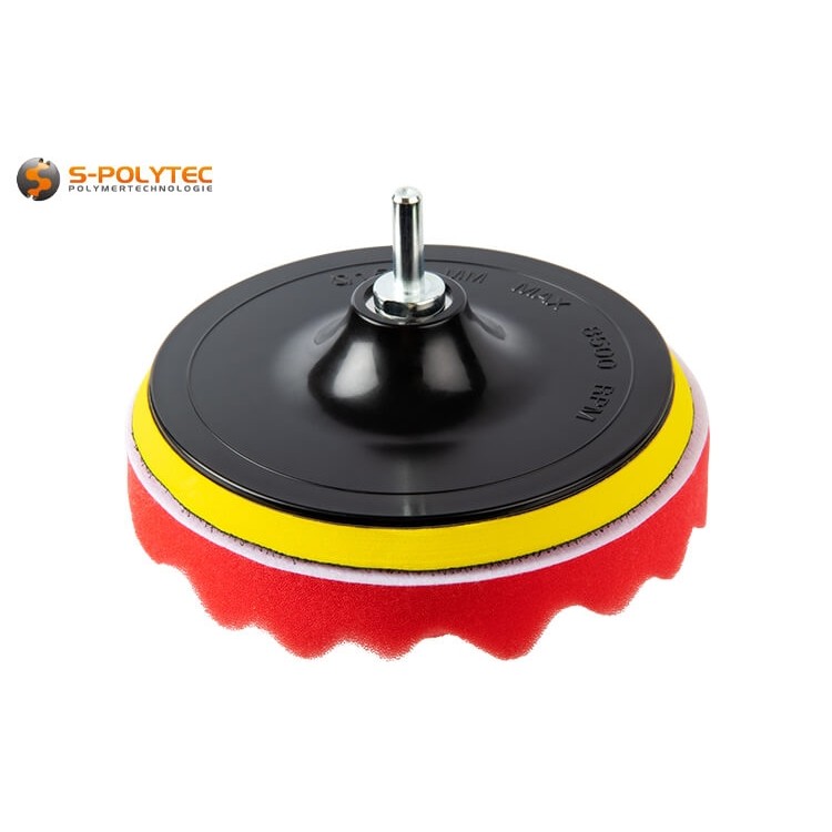 Der mitgelieferte Bohradapter ermöglicht das Schleifen und Polieren mit Akkuschrauber und Bohrmaschine