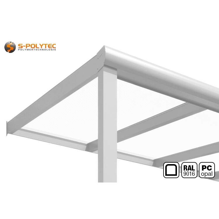 Aluminium-Terrassendach in Weiß (RAL 9016) mit abgerundeter Profilform und opaler Polycarbonat-Doppelstegplatten