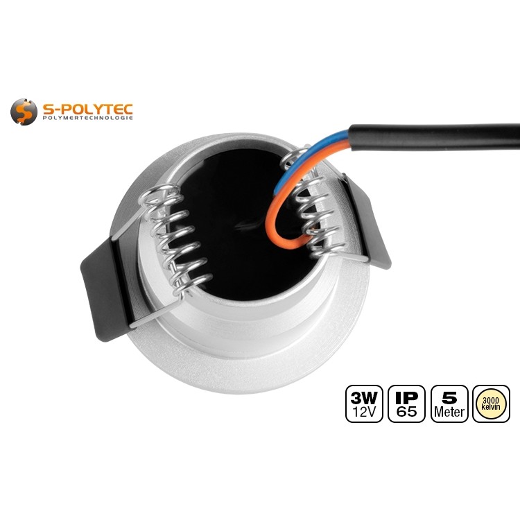 Der 12V Einbauspot mit kompakten Aluminiumgehäuse in Schutzklasse IP65 ist für den Außenbereich geeignet