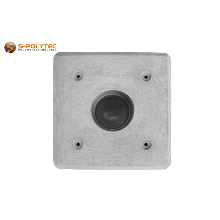 Der im Sockel integrierte Ablauf ermöglicht eine vollständig unsichtbare Entwässerung