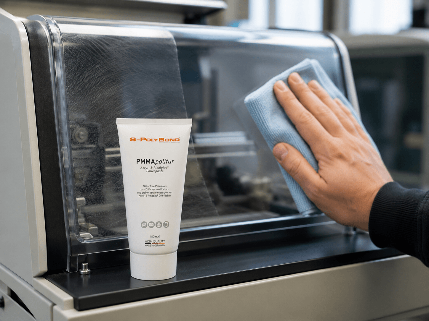 Display oder Abdeckung aus Acrylglas polieren
