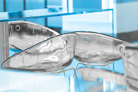 Transparente Stühle aus thermogeformtem Acrylglas